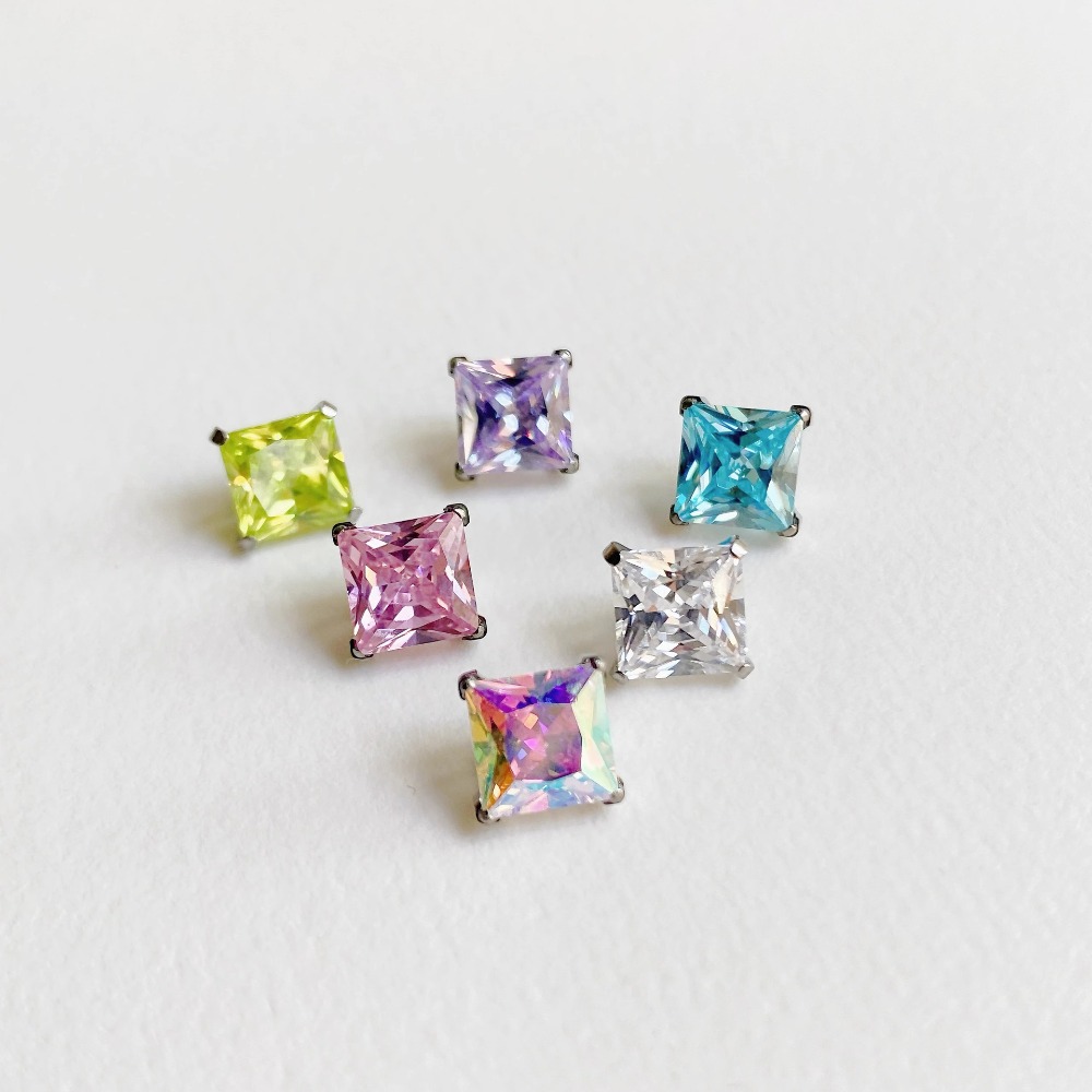 حلقات ثقب الشفاه من التيتانيوم - مراجعة Body Jewelry Internally Threaded وسعره
