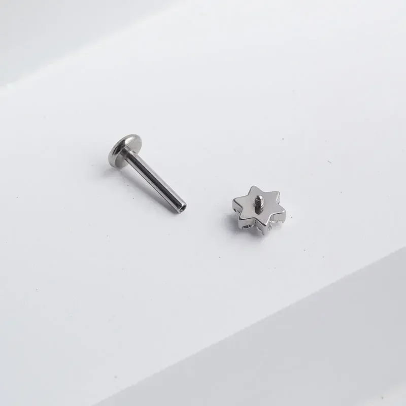 ASTM F136 ثقب زهرة التيتانيوم  - مراجعة Body Jewelry Internally Threaded وسعره